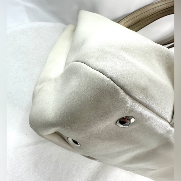 COACH Soho F18751 Cream Leather Medium East West Tote Shoulder Bag Gold Trim - Picture 10 of 11